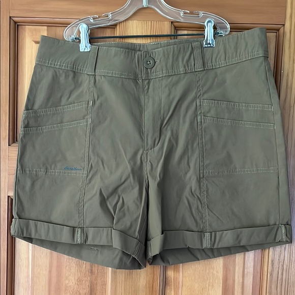 Eddie Bauer Women’s Cuffed Khaki Cargo Shorts - Picture 1 of 7